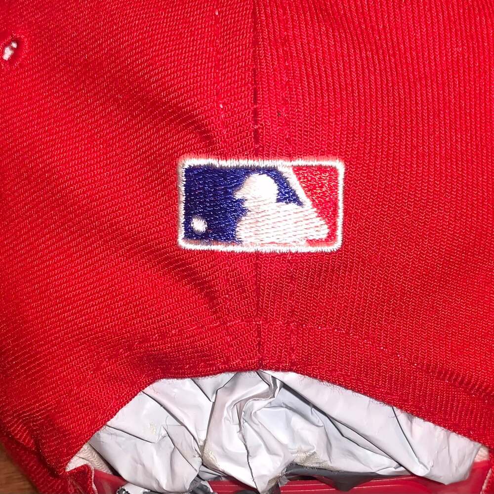 Philadelphia Phillies New Era Hat Signed "Tony B" (Likely Antonio Bastardo) NWT - Picture 5 of 8